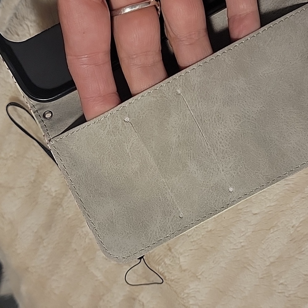 Phone case - Picture 5 of 6